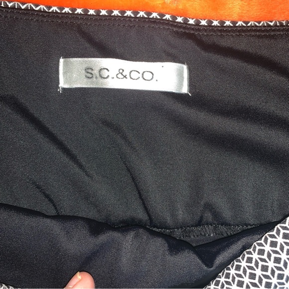 S.C. and Co. White & Black Geo Tummy Control Tennis Golf Pickleball Skort M - Picture 5 of 9